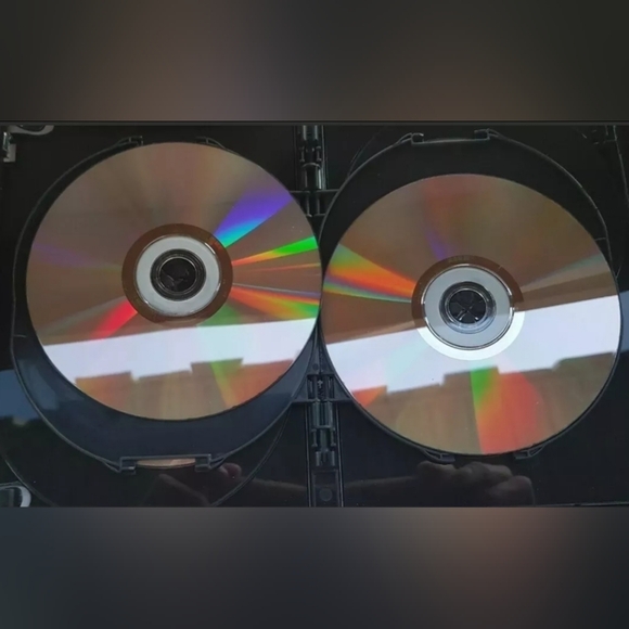 Mad Men - Season 1 & Season 2 (DVD, 2009/ 2012, Canadian With French) - Picture 10 of 10